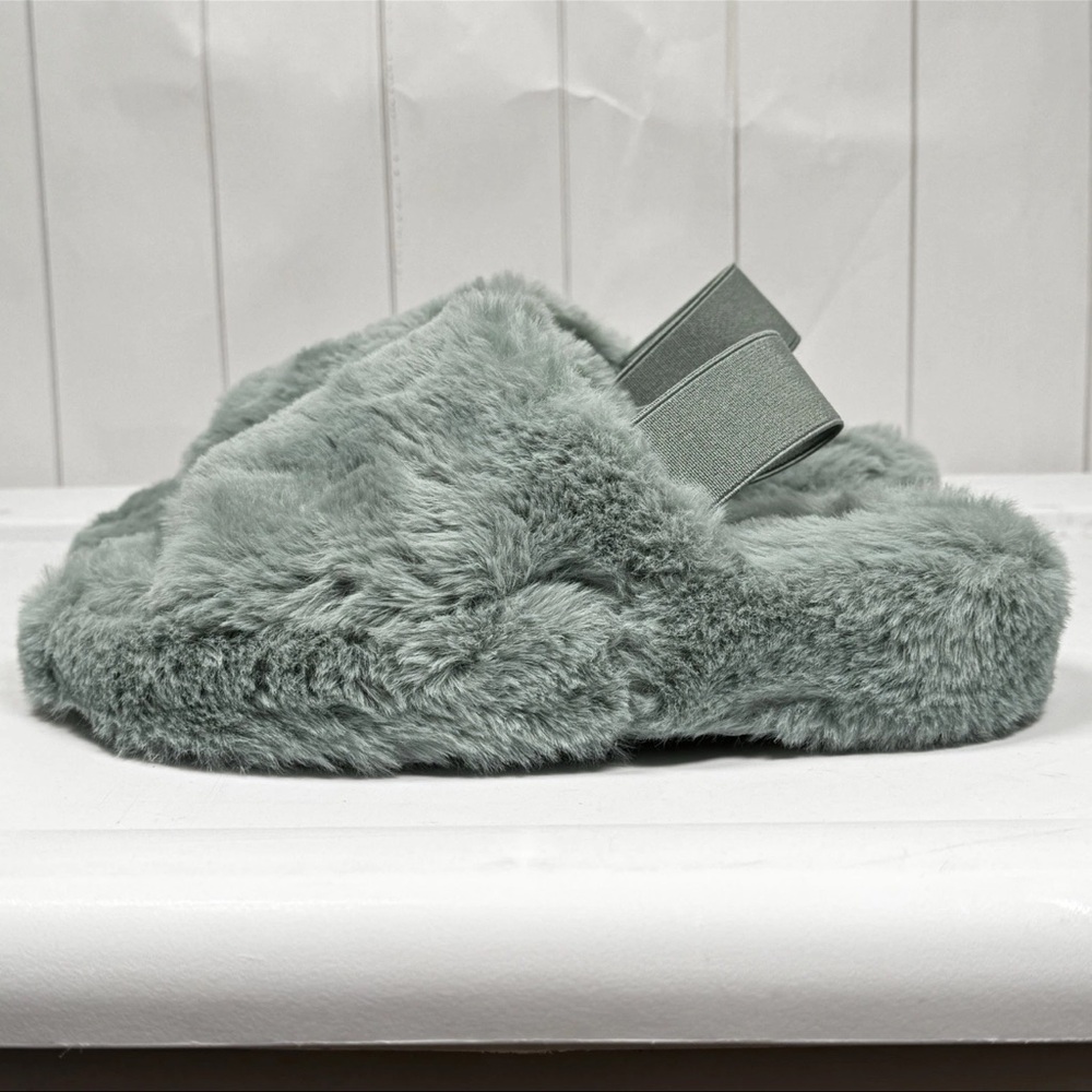 Sage Green Faux Fur Platform Slippers Ankle Strap House Shoes Loungewear size 6M
